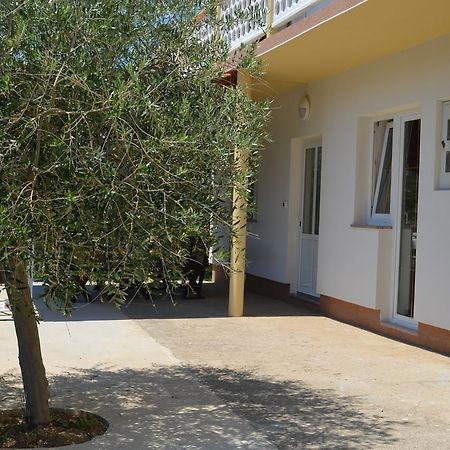 באסקה Apartments Ivana מראה חיצוני תמונה