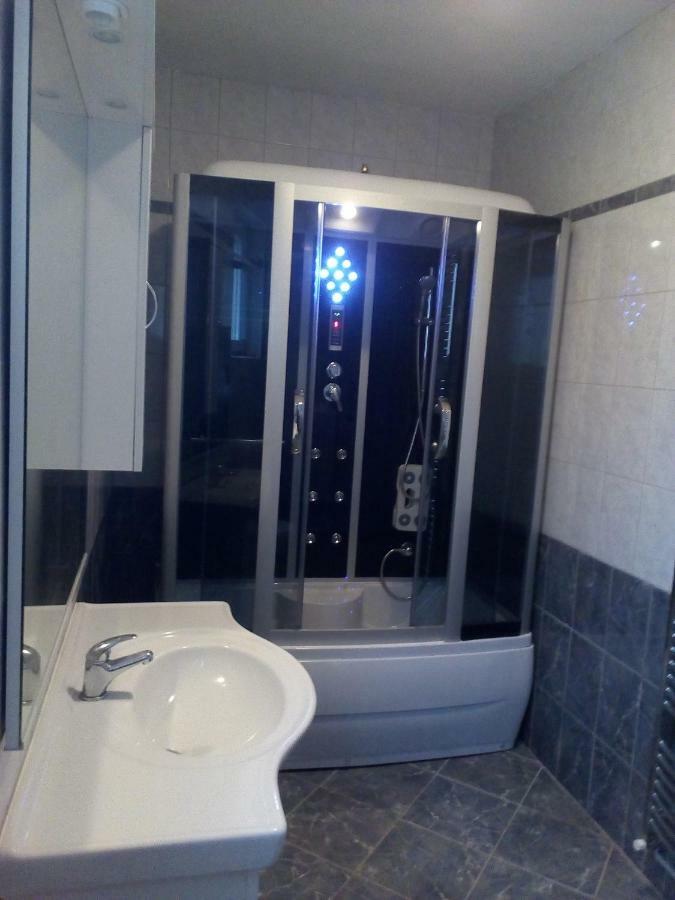 באסקה Apartments Ivana מראה חיצוני תמונה